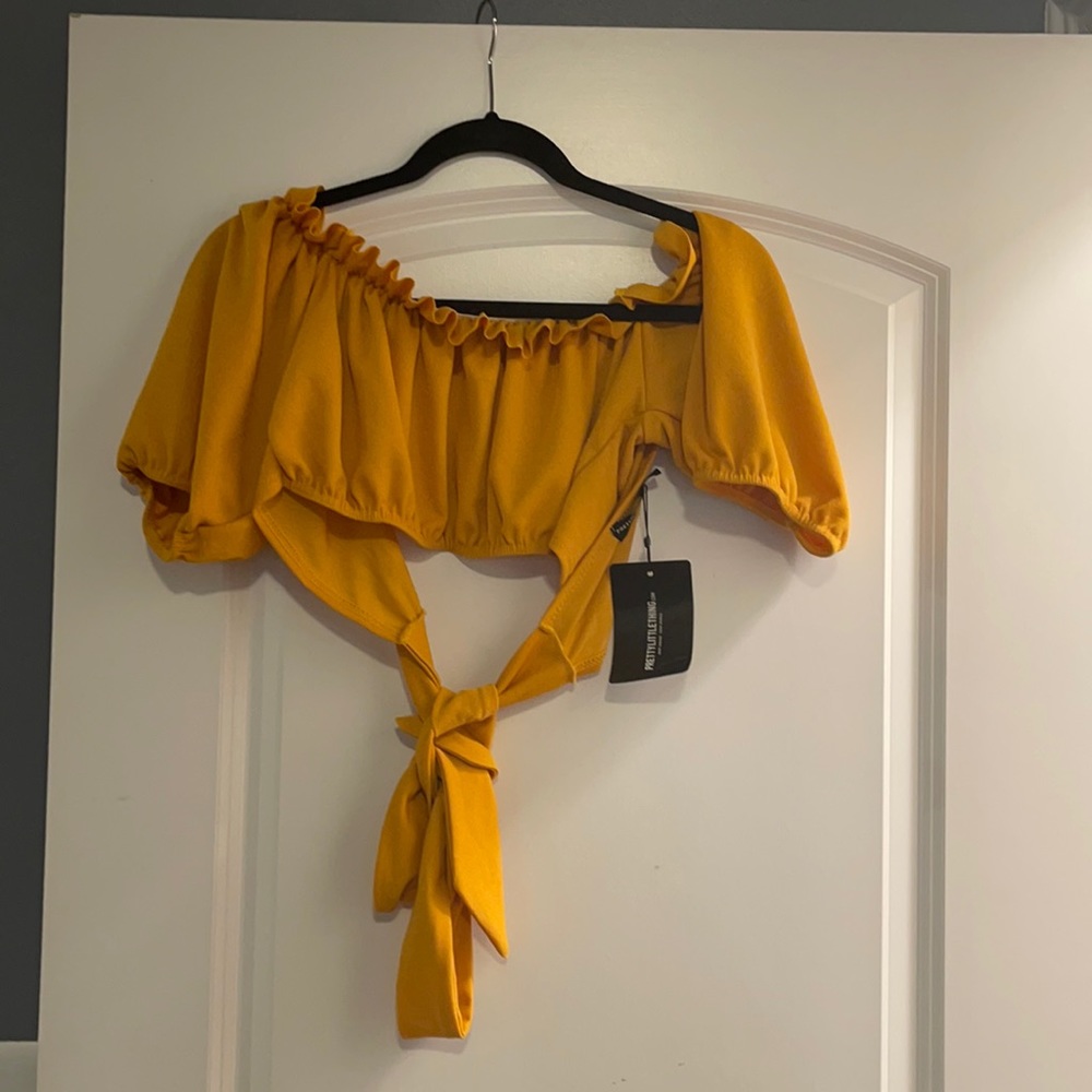 PrettyLittleThing mustard crop tie blouse NWT size 10